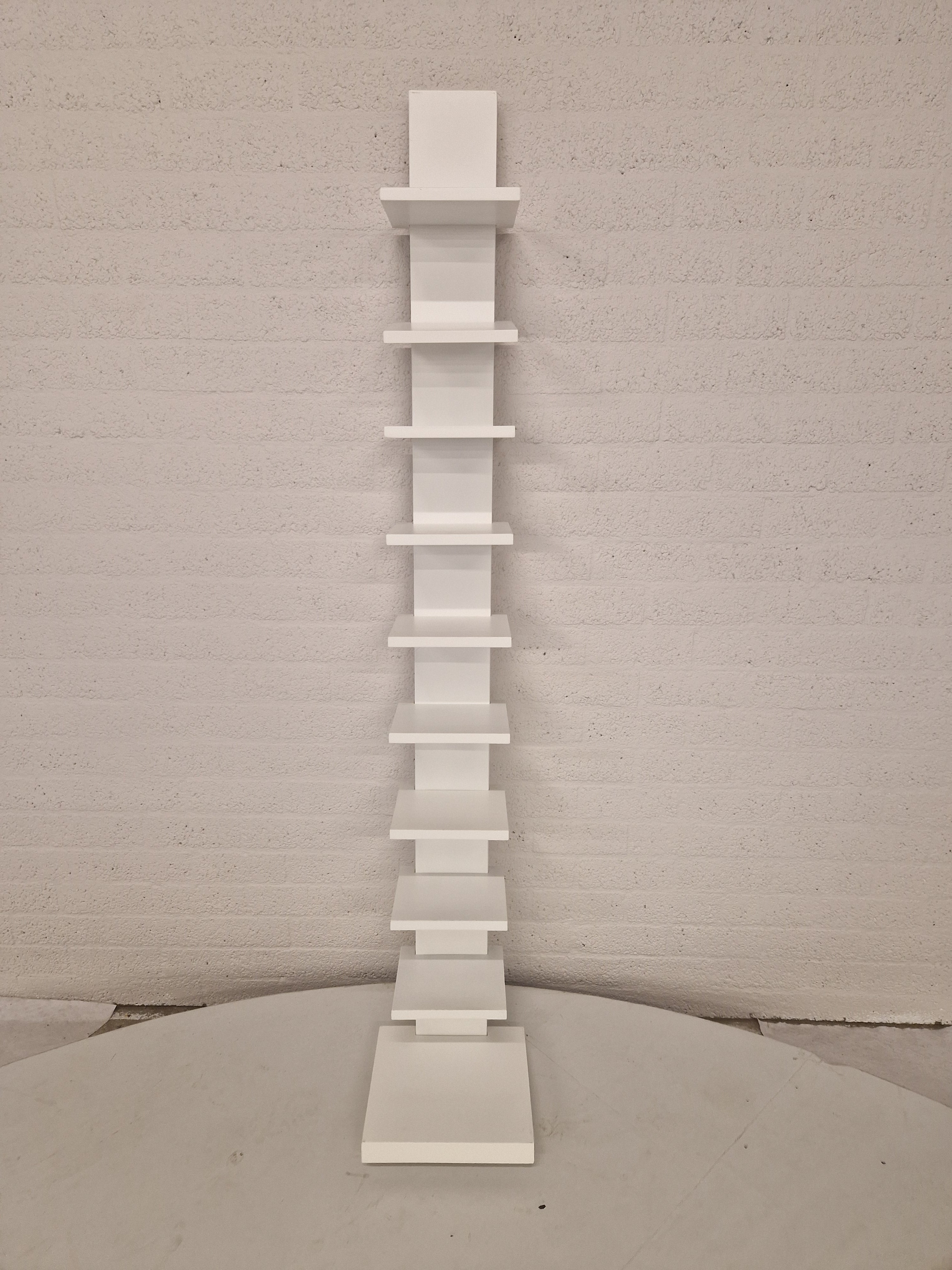 Muurplank, boekenplank