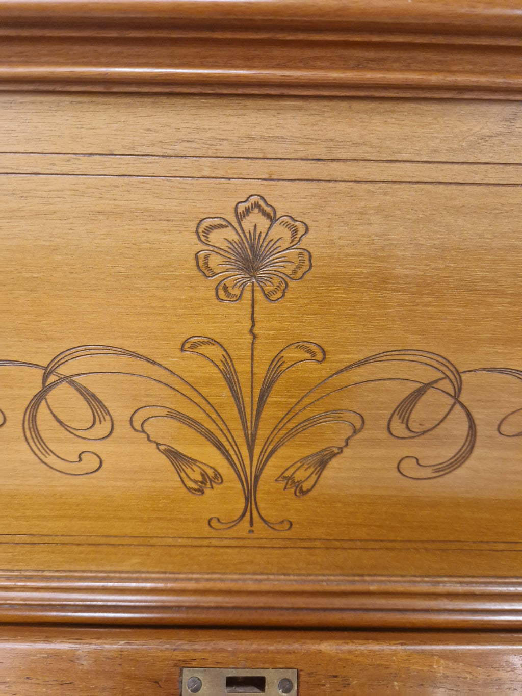 19e eeuwse piano, zeer decoratief