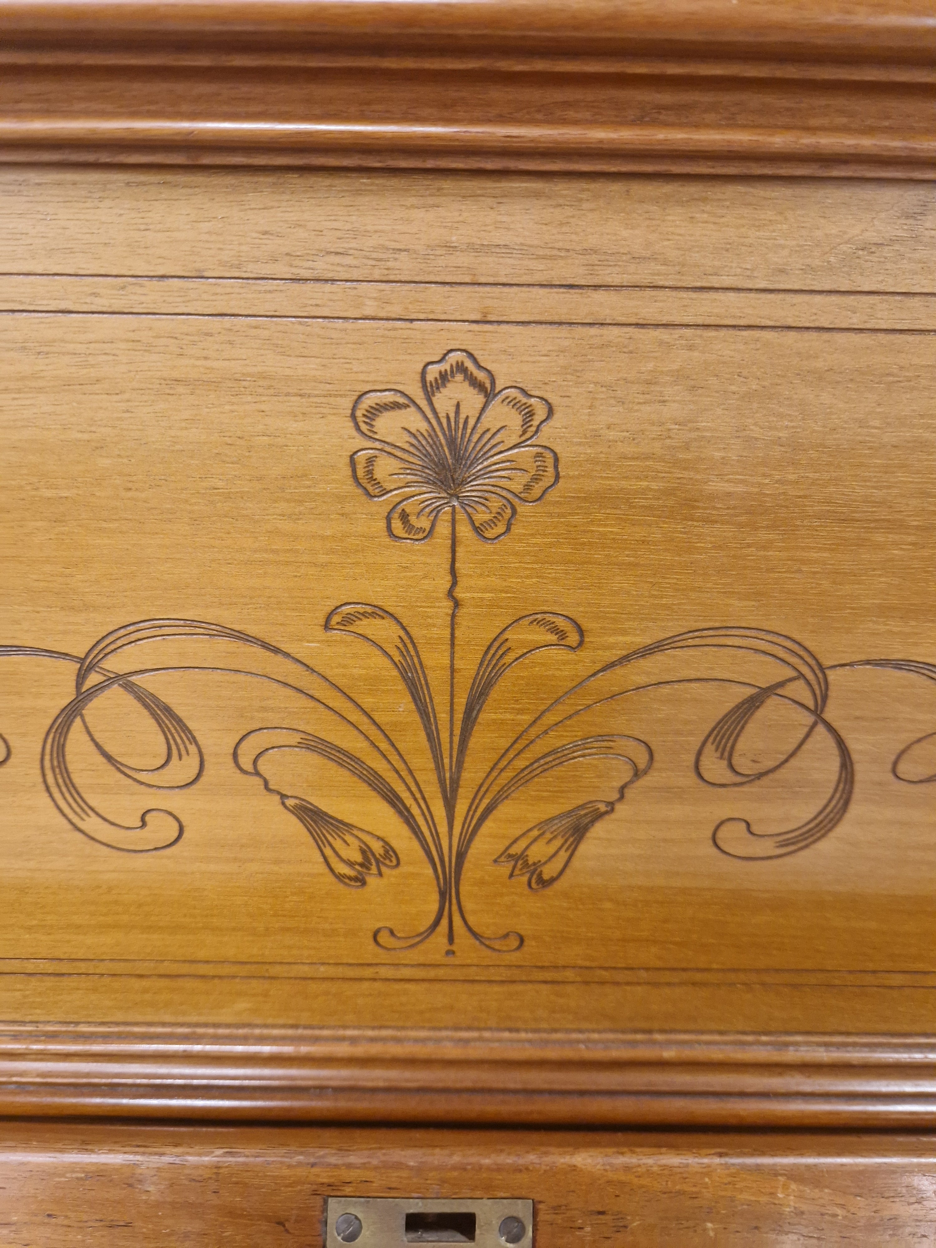 19e eeuwse piano, zeer decoratief