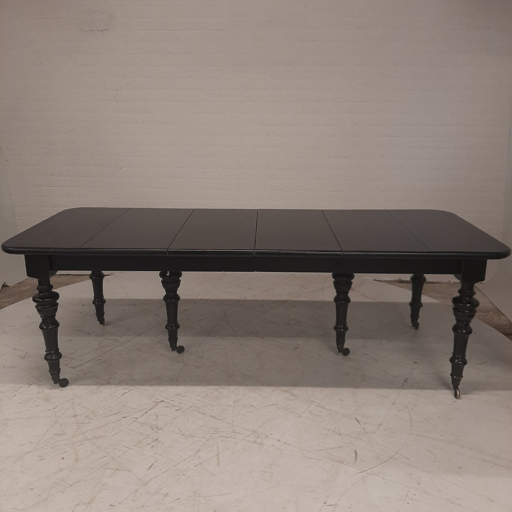 Zwarte 4 delig uitschuifbare tafel