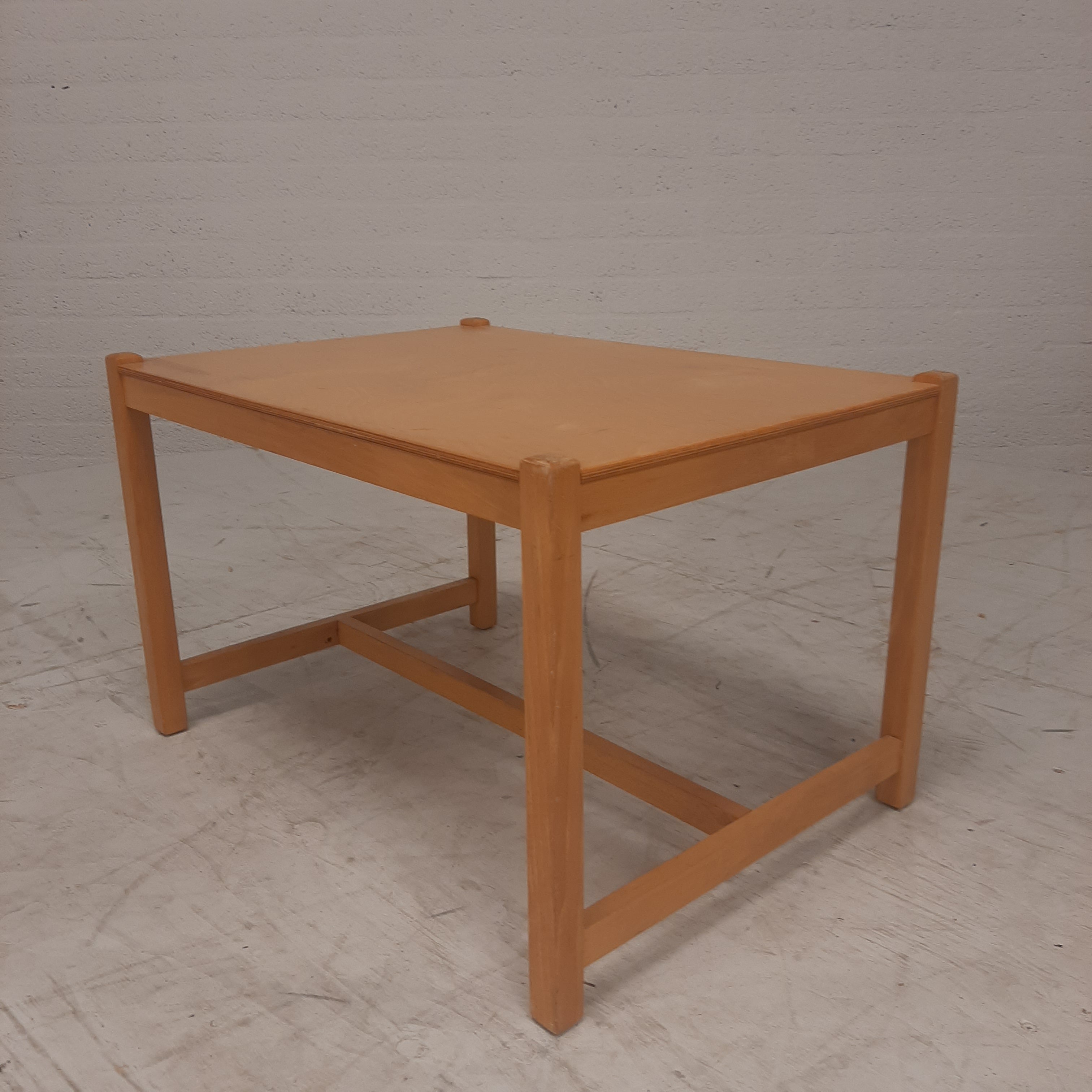 Eiken vintage tafeltje mutiplex blad