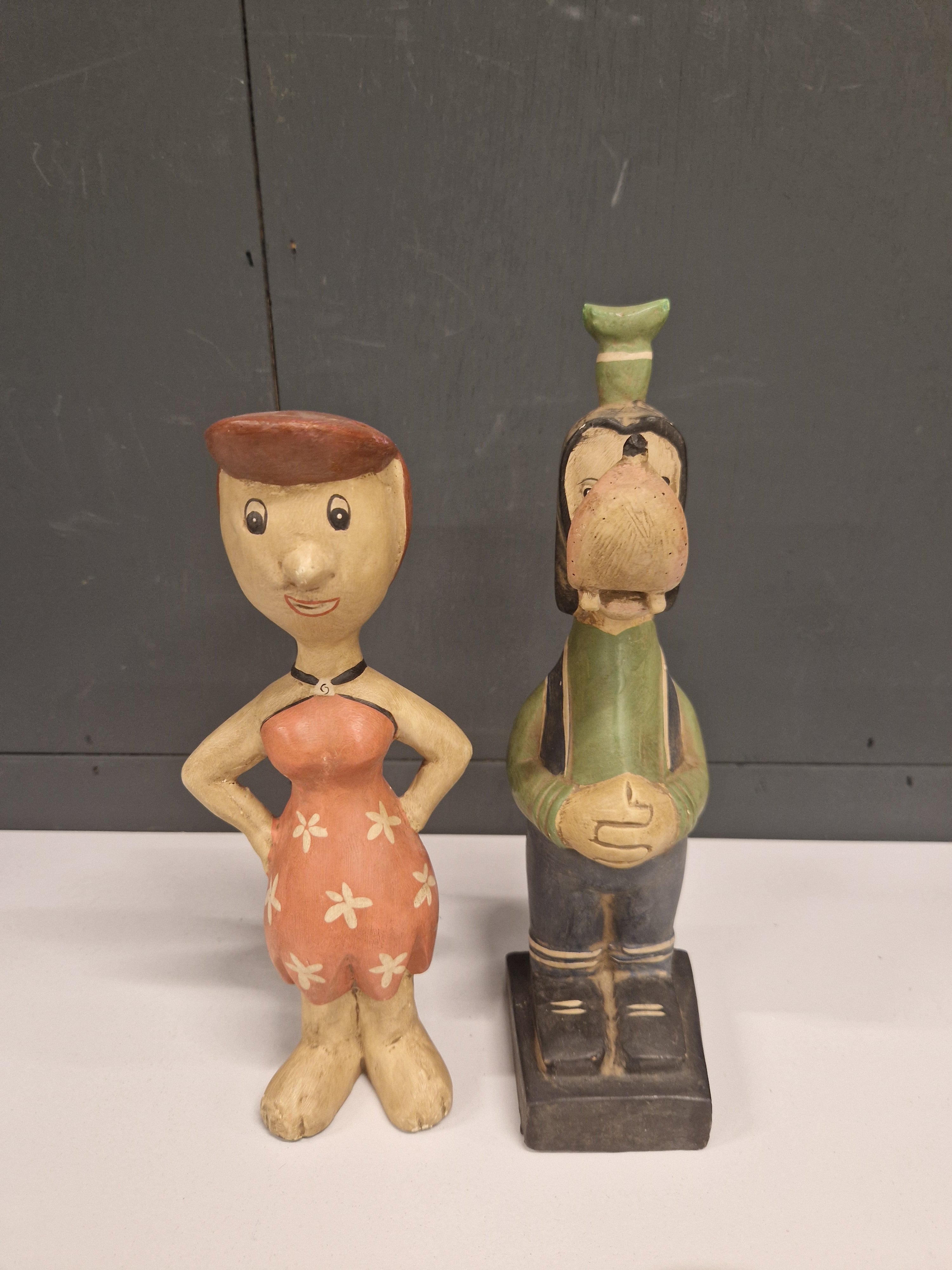 Stripfiguur in hout, flintstones en goofey