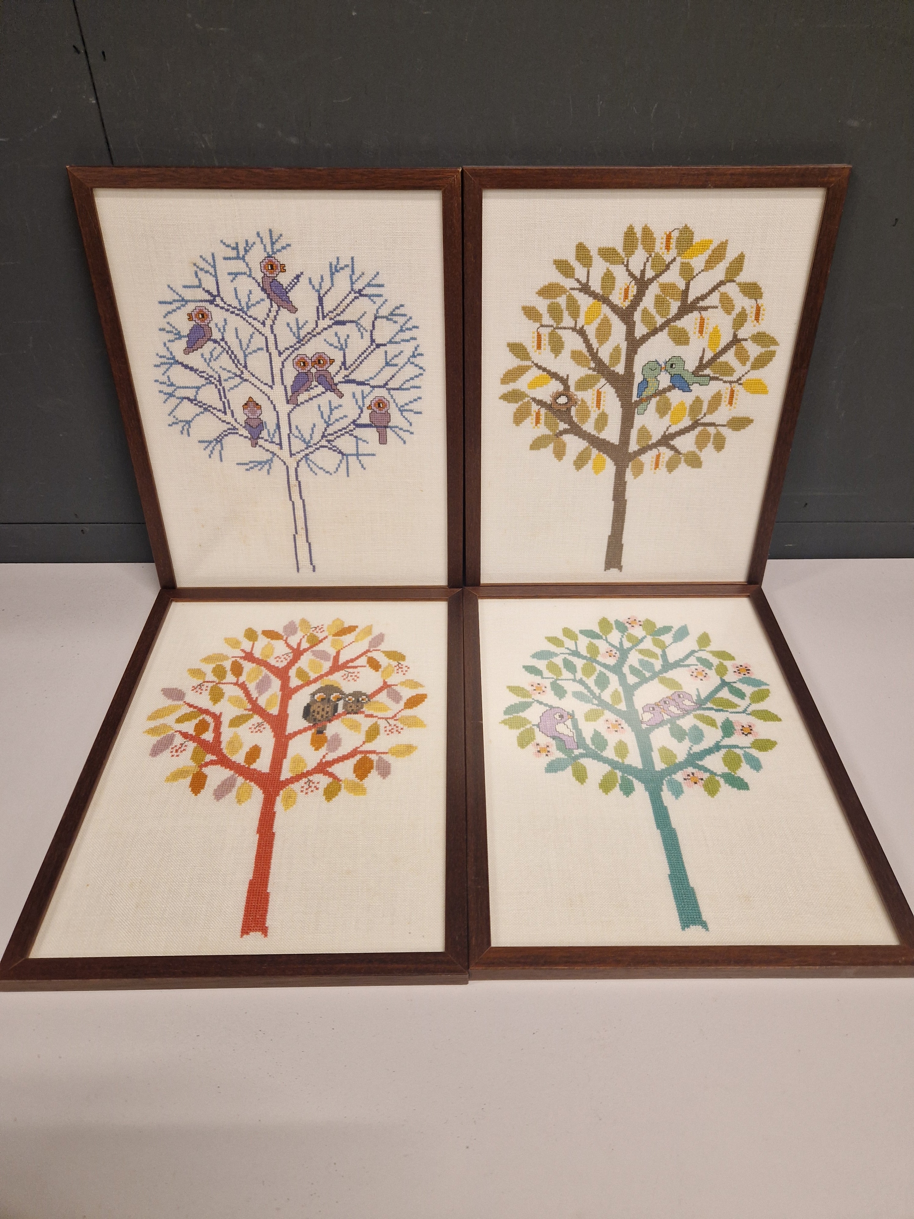 4x geborduurde schilderijen, 4 seizoenen van het jaar