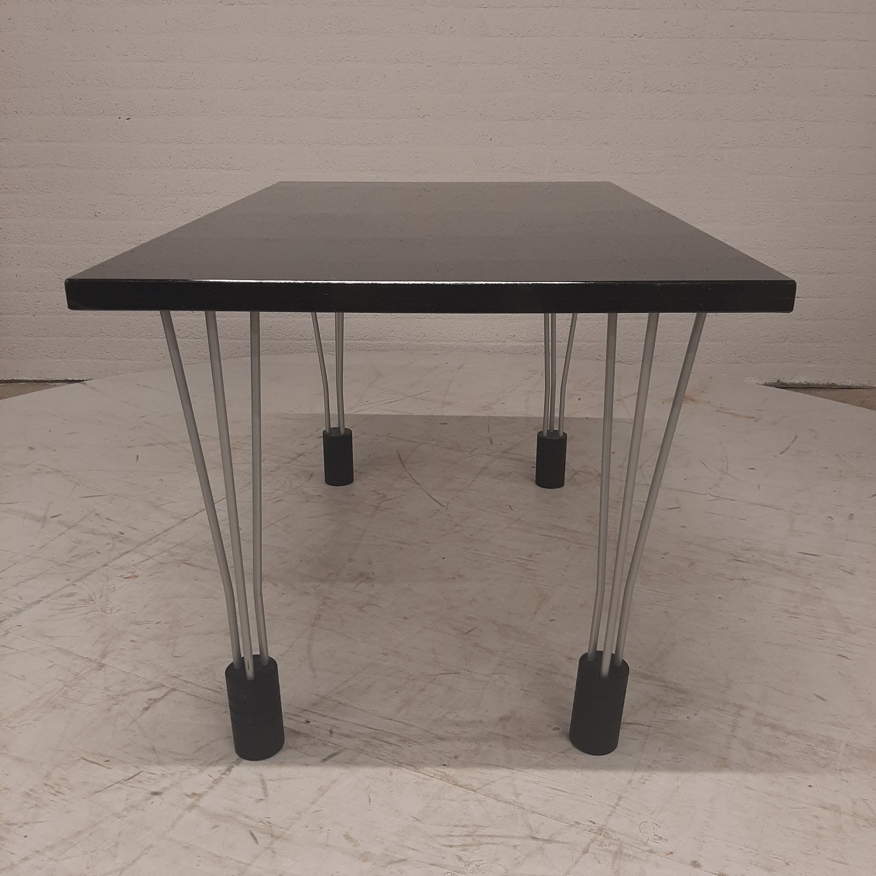 Design tafel met black calaxy granieten blad
