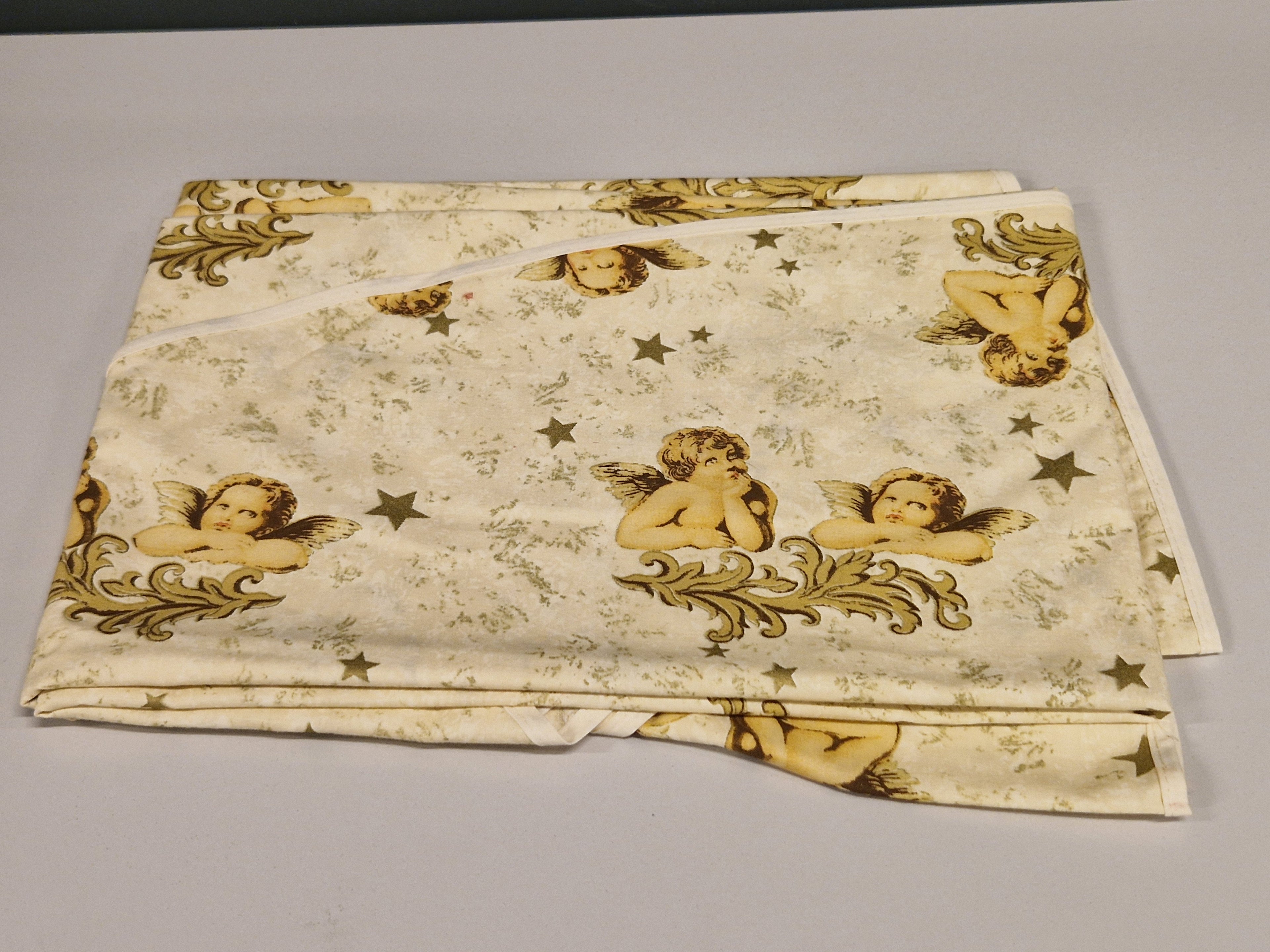 Duitse kerst tafelkleden per stuk 20 euro, linnen, damast etc...