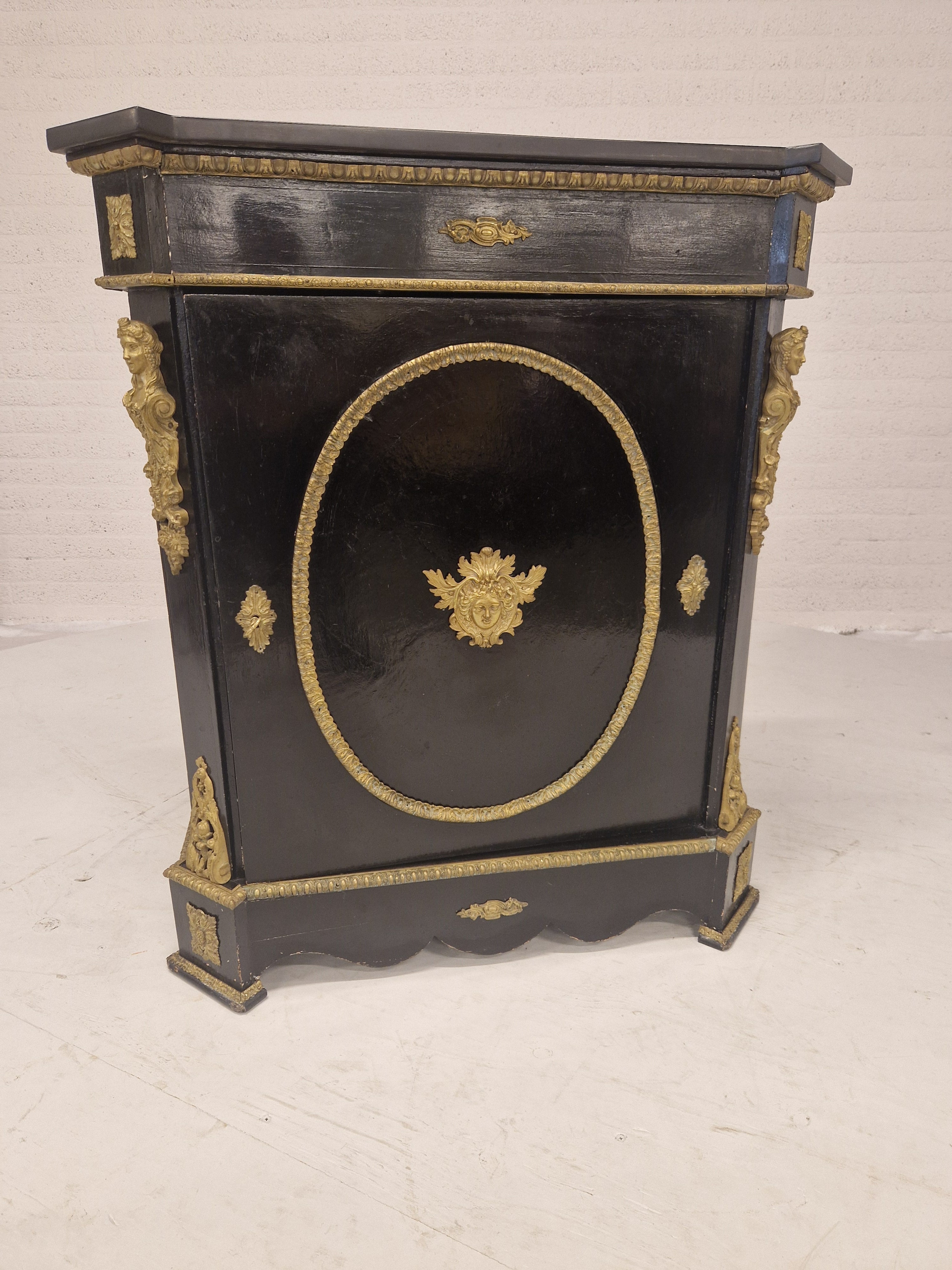 Napoleon III-stijl penantkast of dressoir