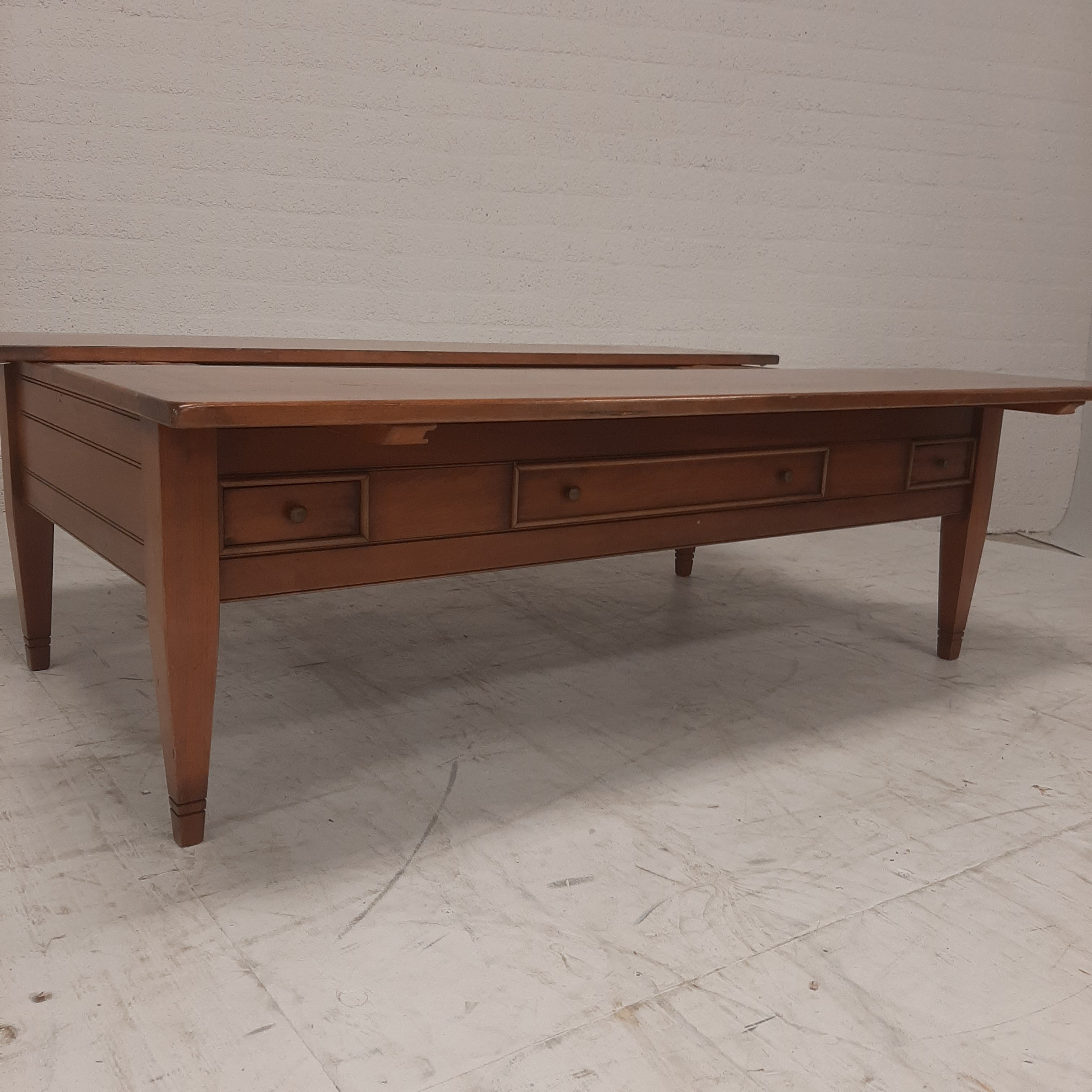 Vintage salontafel met barcompartiment