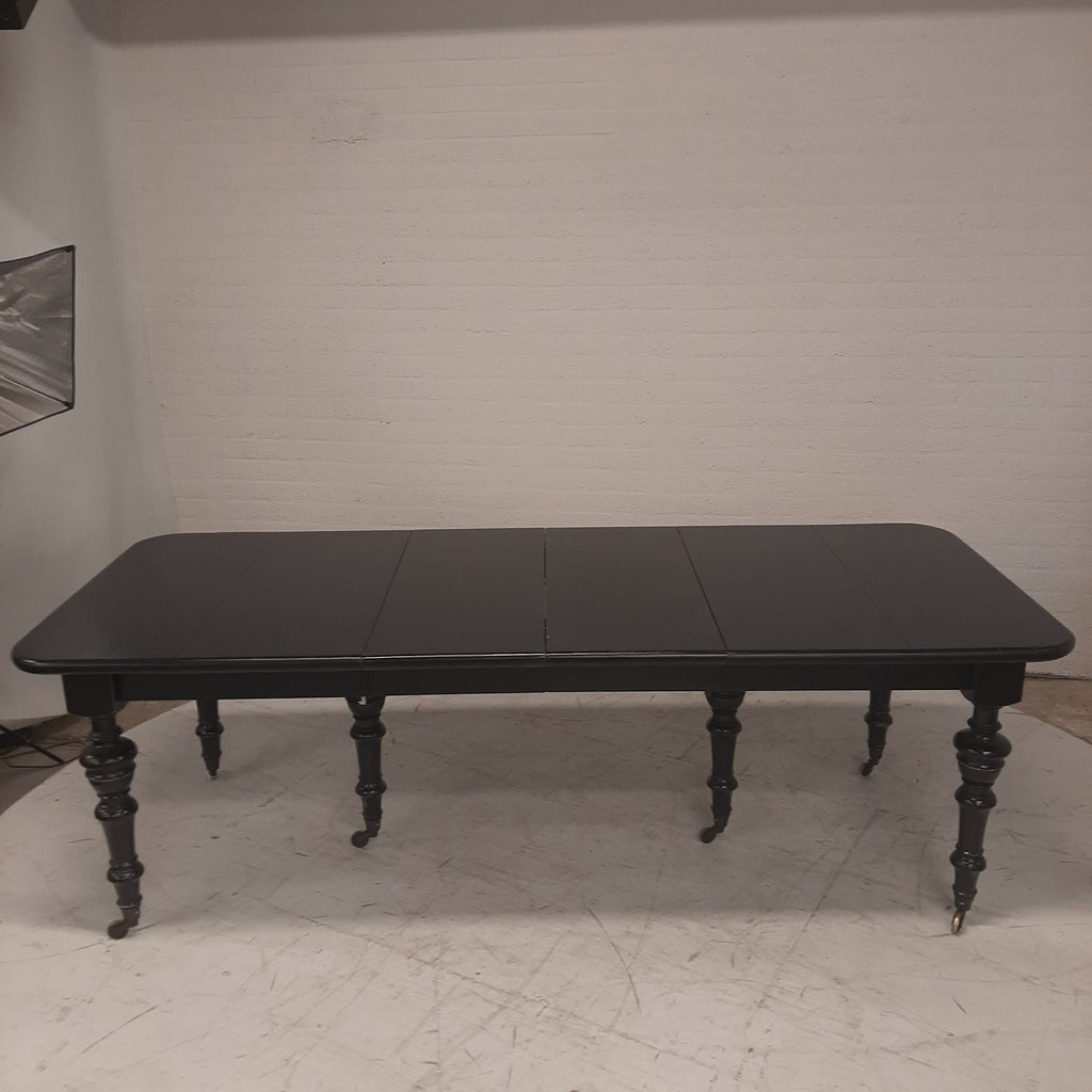 Zwarte 4 delig uitschuifbare tafel