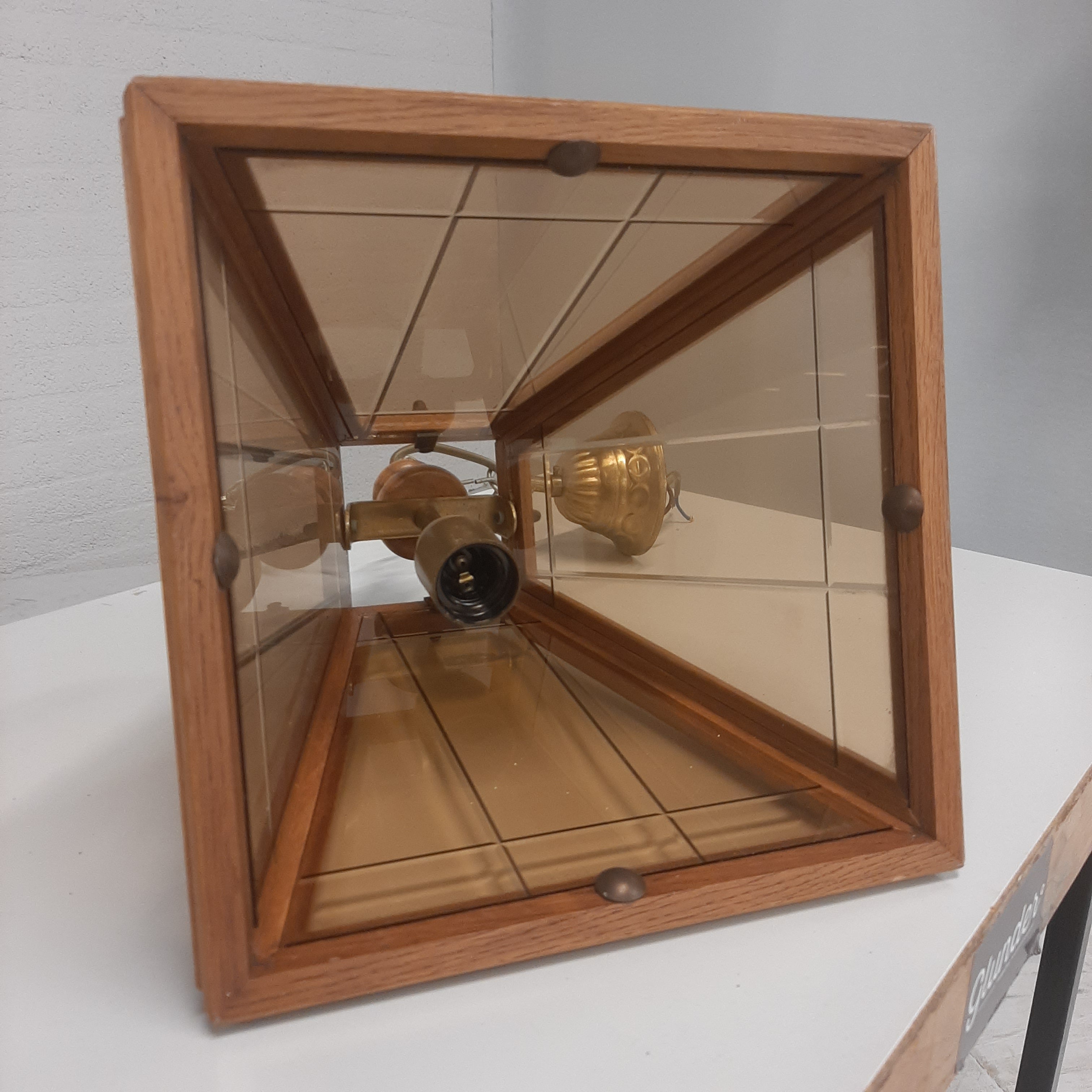 Vintage hanglamp piramidevorm