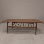 Mid Century modern salontafel met spijlen rek