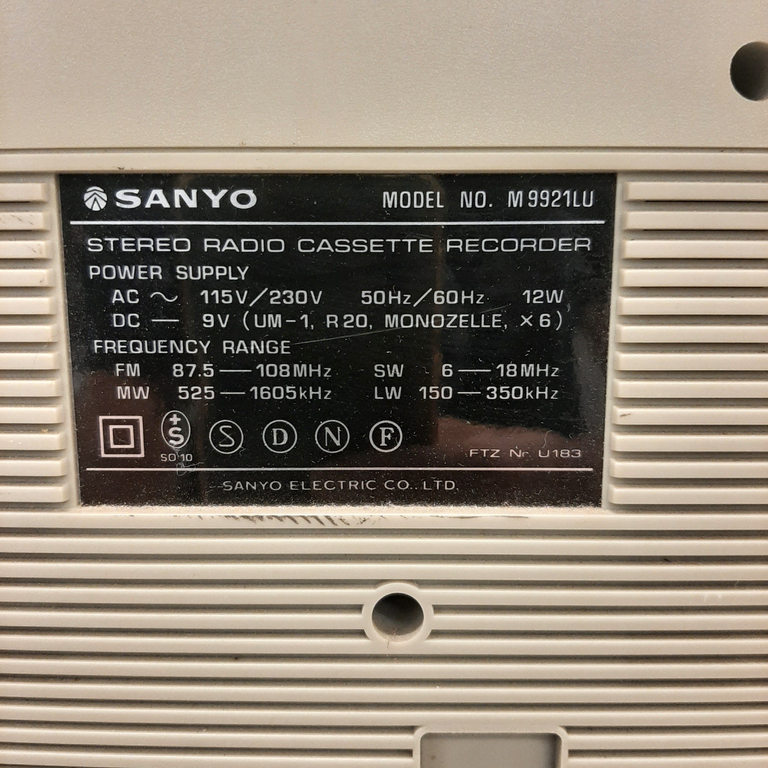 Sanyo 4 band cassette recorder