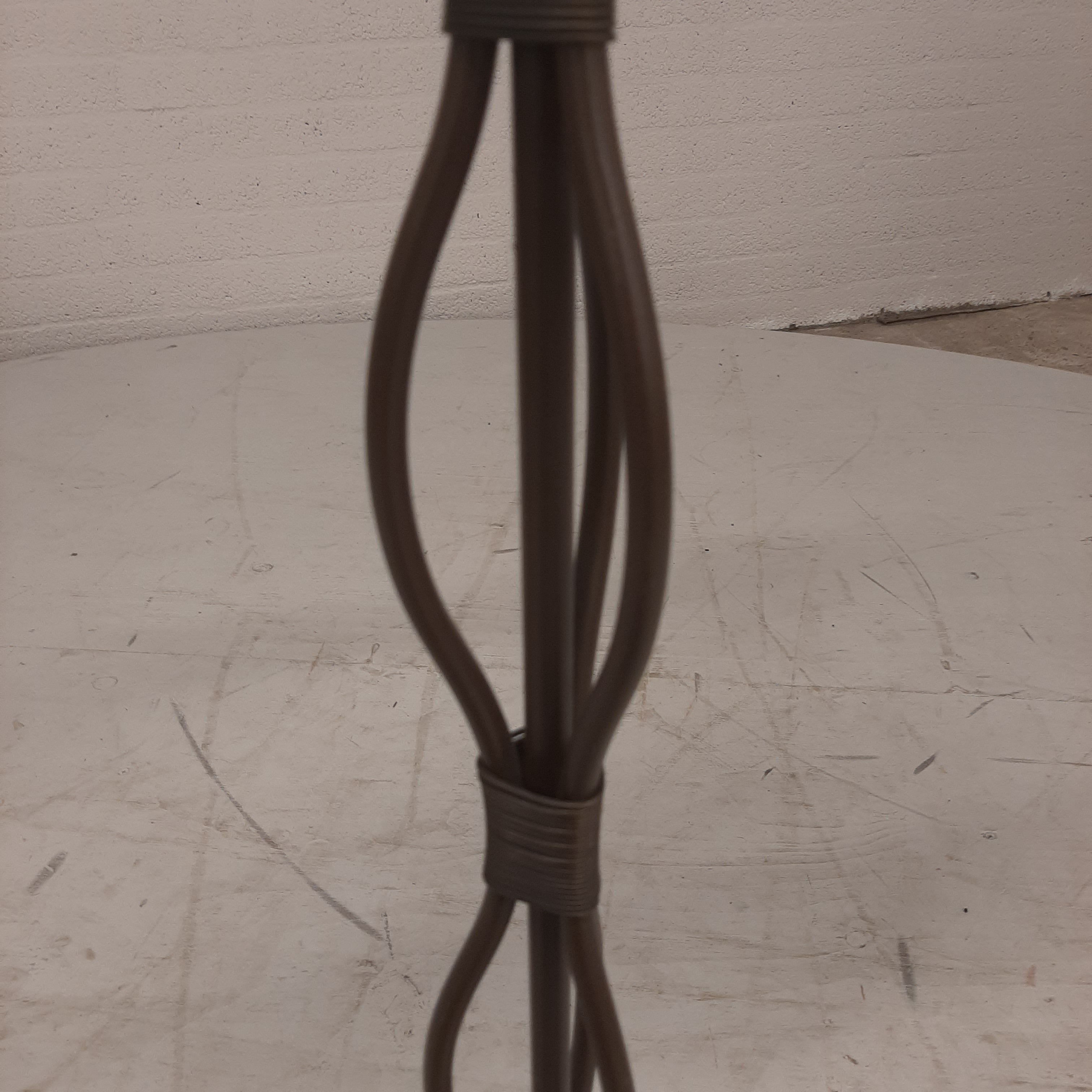 Vintage staande lamp messing golvende poot