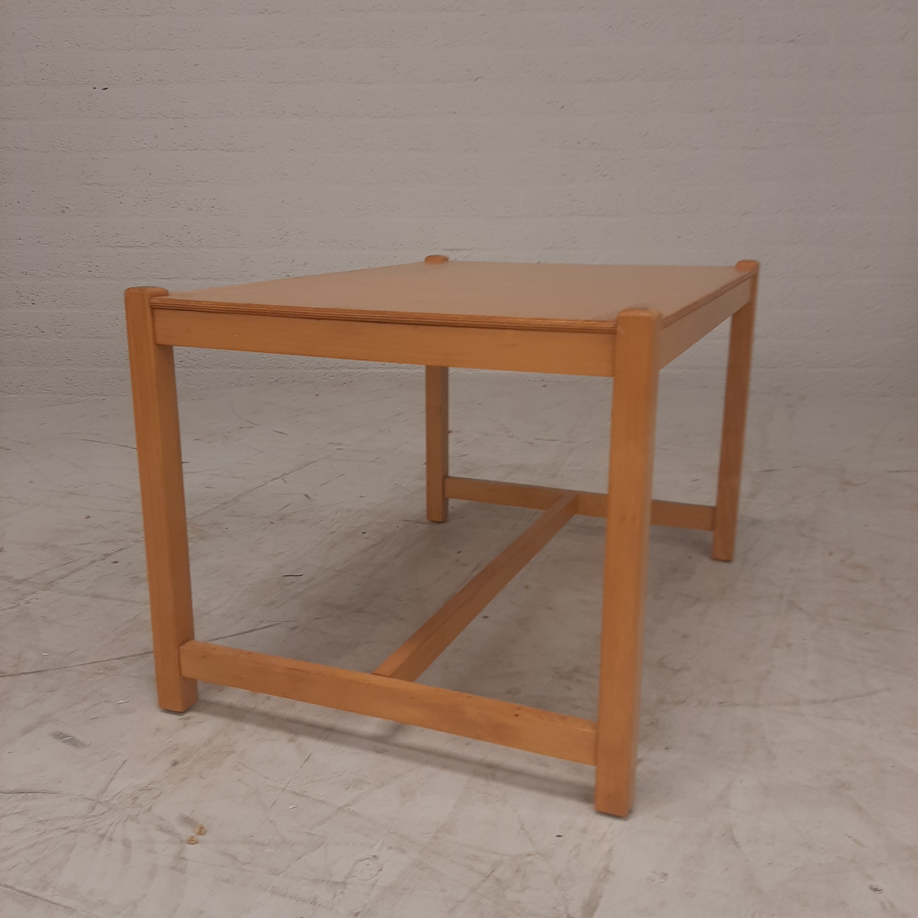 Eiken vintage tafeltje mutiplex blad
