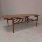 Mid Century modern salontafel met spijlen rek