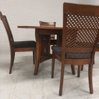 TS design tafel met vier stoelen