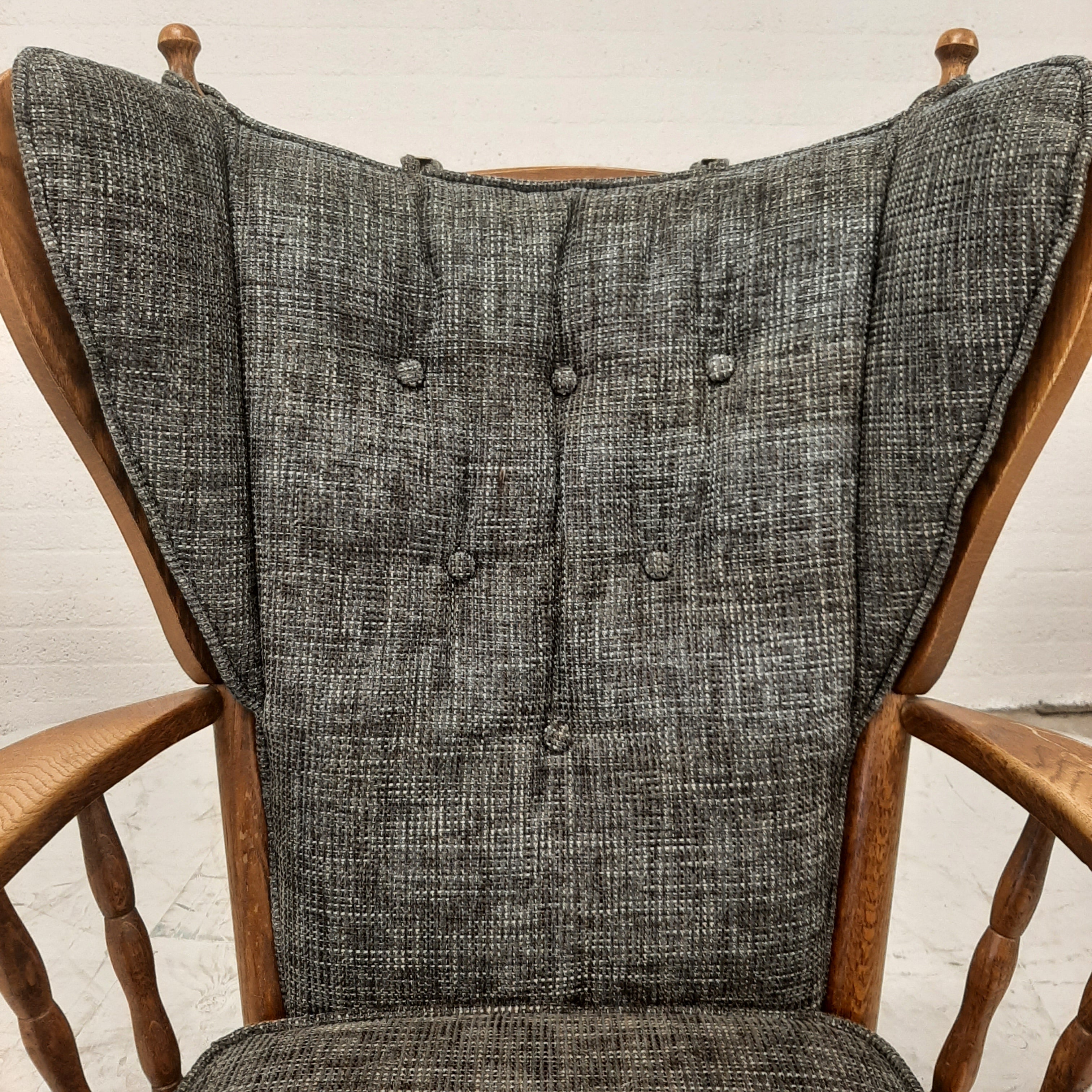 Eiken oorfauteuil met grijze bekleding