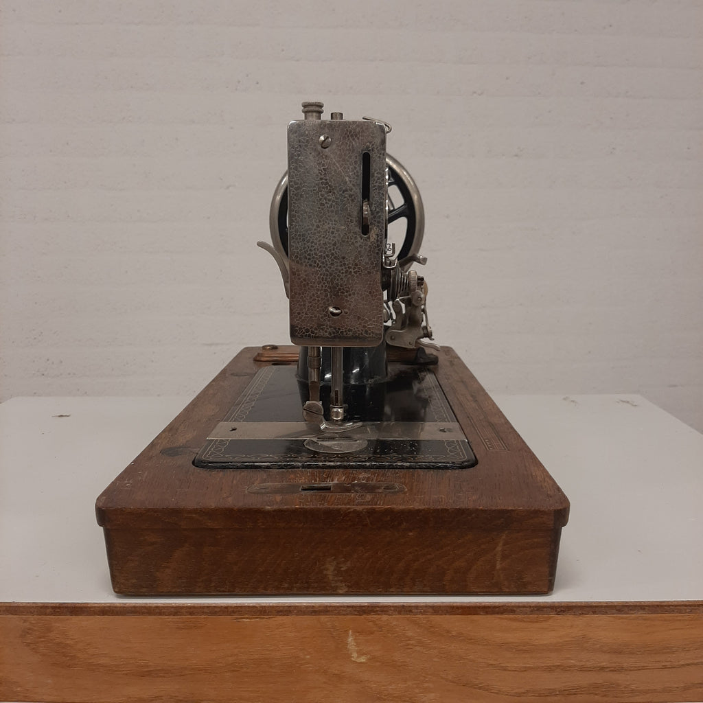 Pfaff 11 handnaaimachine