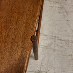 Mid Century modern salontafel met spijlen rek