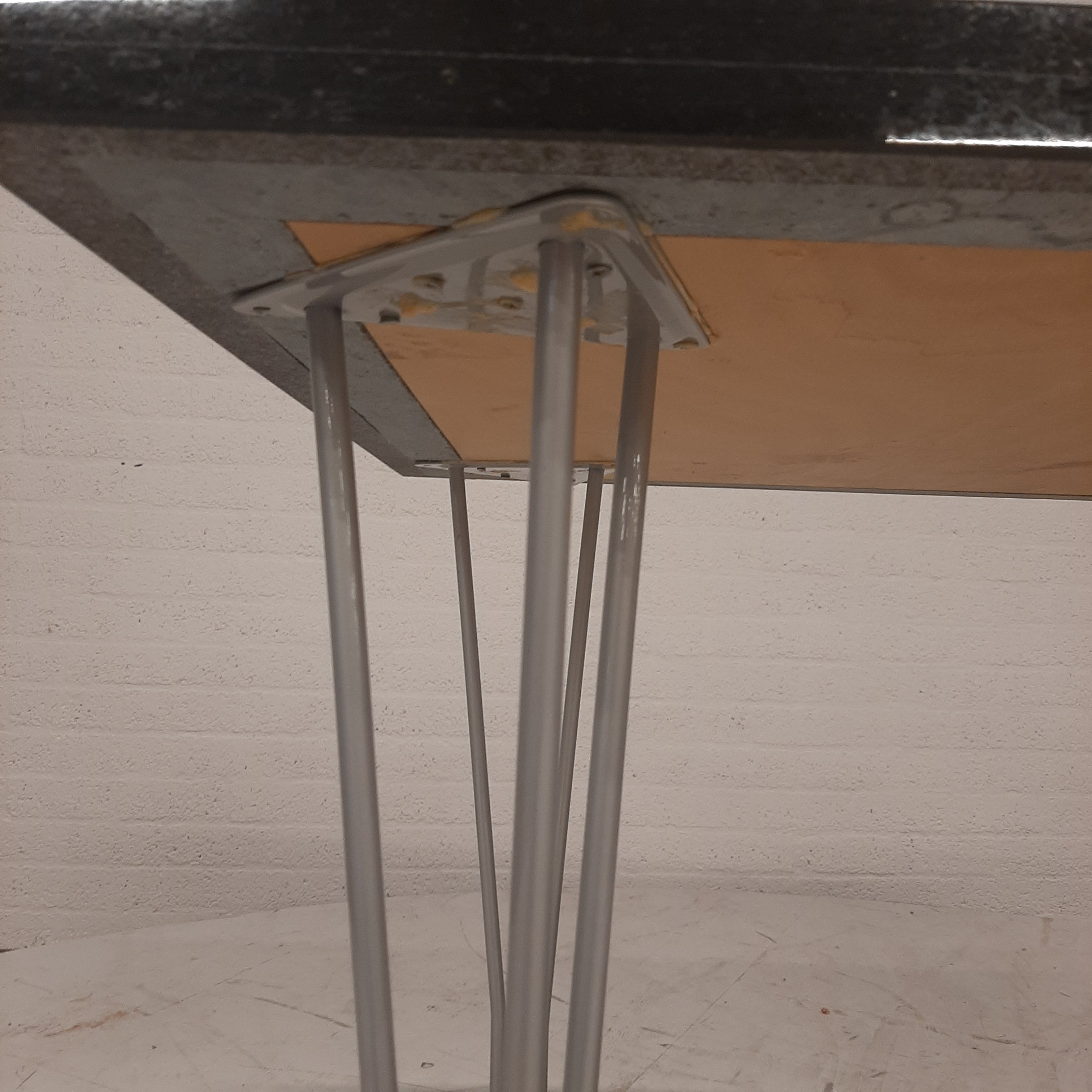Design tafel met black calaxy granieten blad