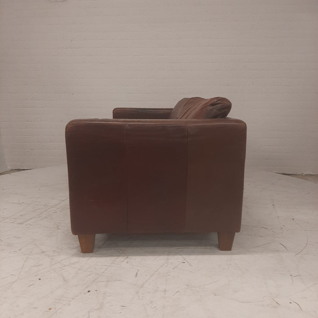 Lederen bank bruin