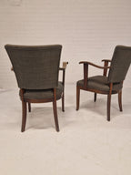 2 stoelen met gebogen armleuning