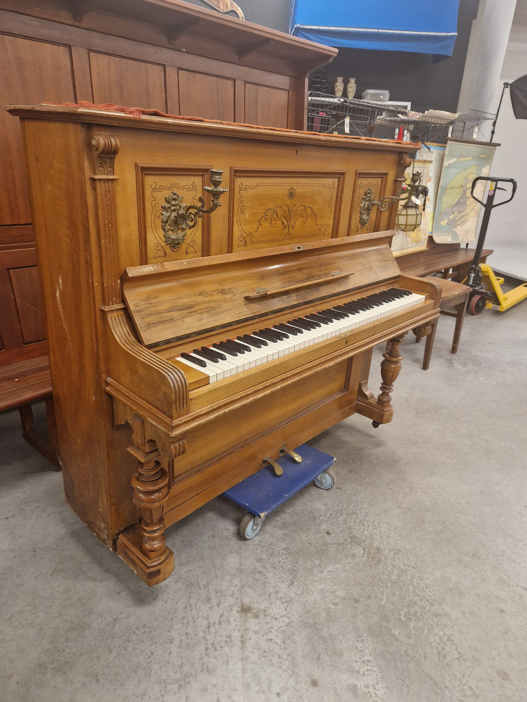 19e eeuwse piano, zeer decoratief