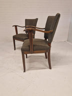 2 stoelen met gebogen armleuning