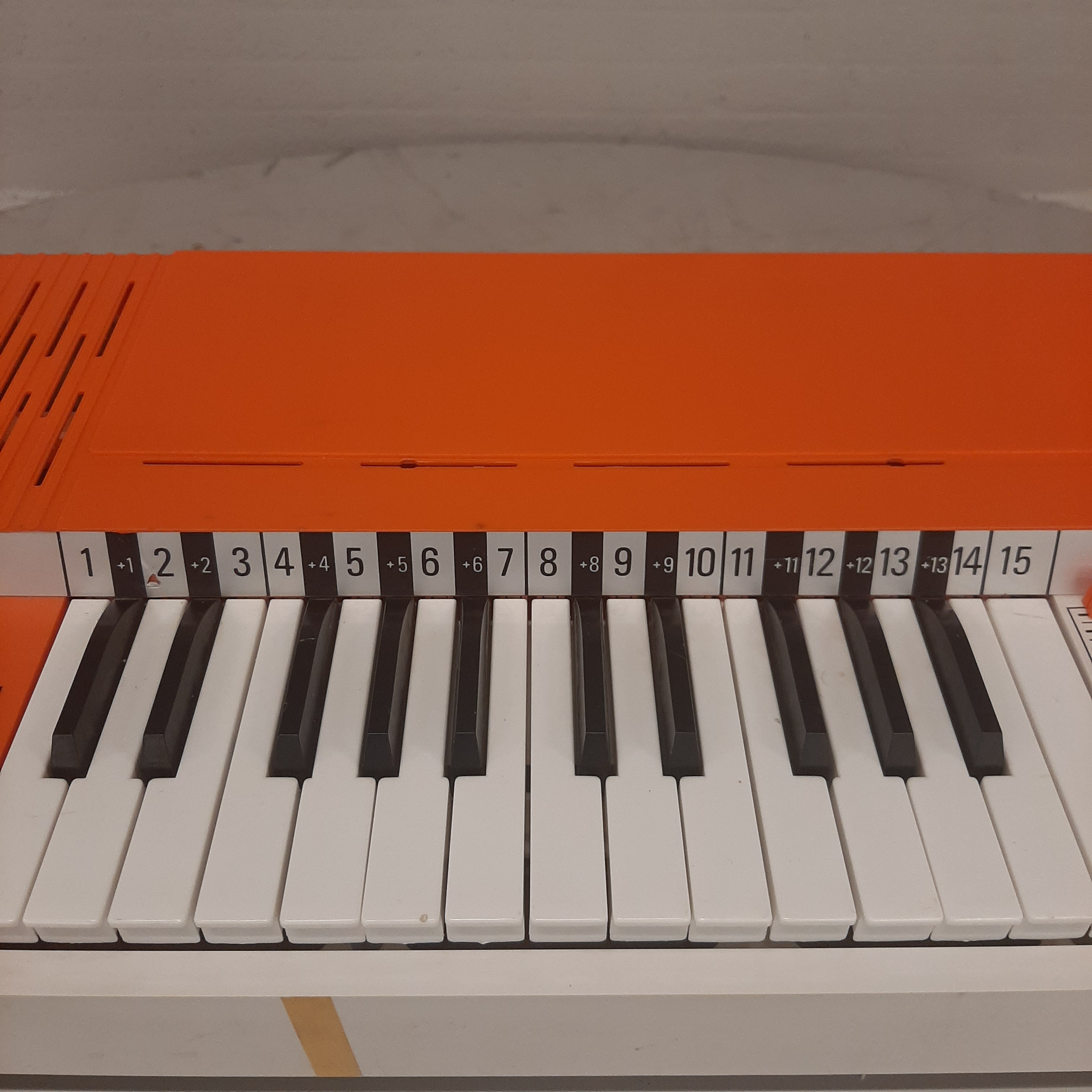 Vintage Bontempi 104 elektrisch akkoordorgel