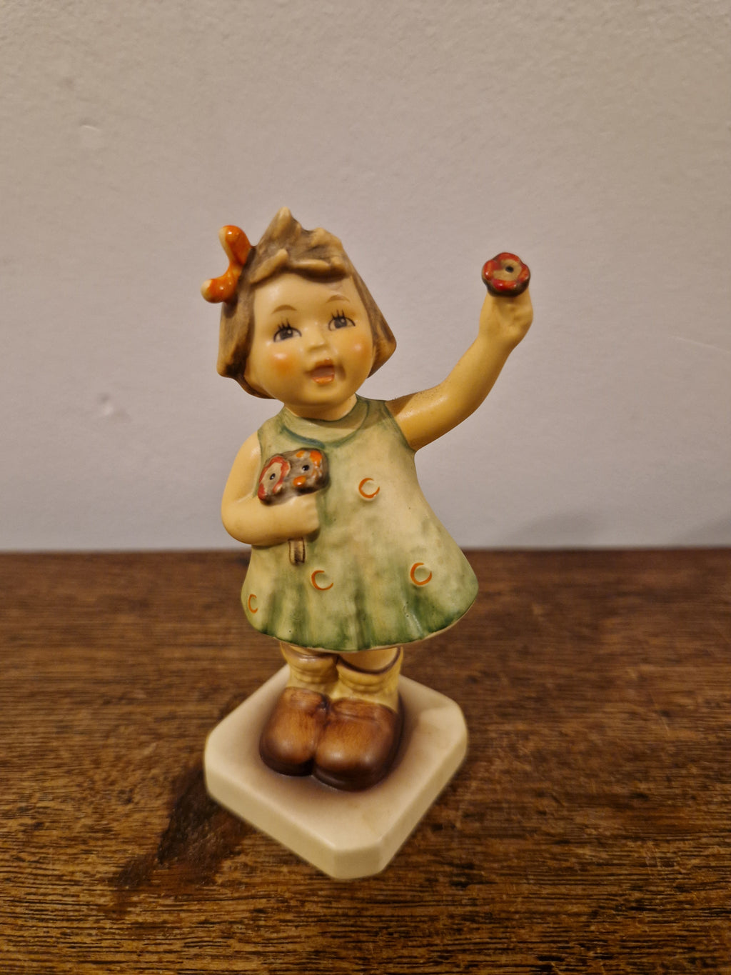 Figurine van Goebel, forever yours