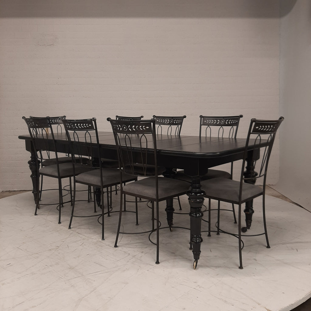 Set eettafel met 8 ijzeren Hobel Nizza stoelen