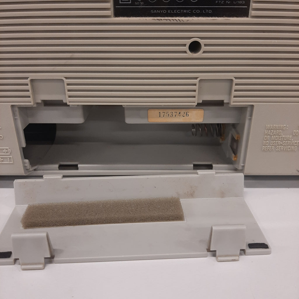 Sanyo 4 band cassette recorder