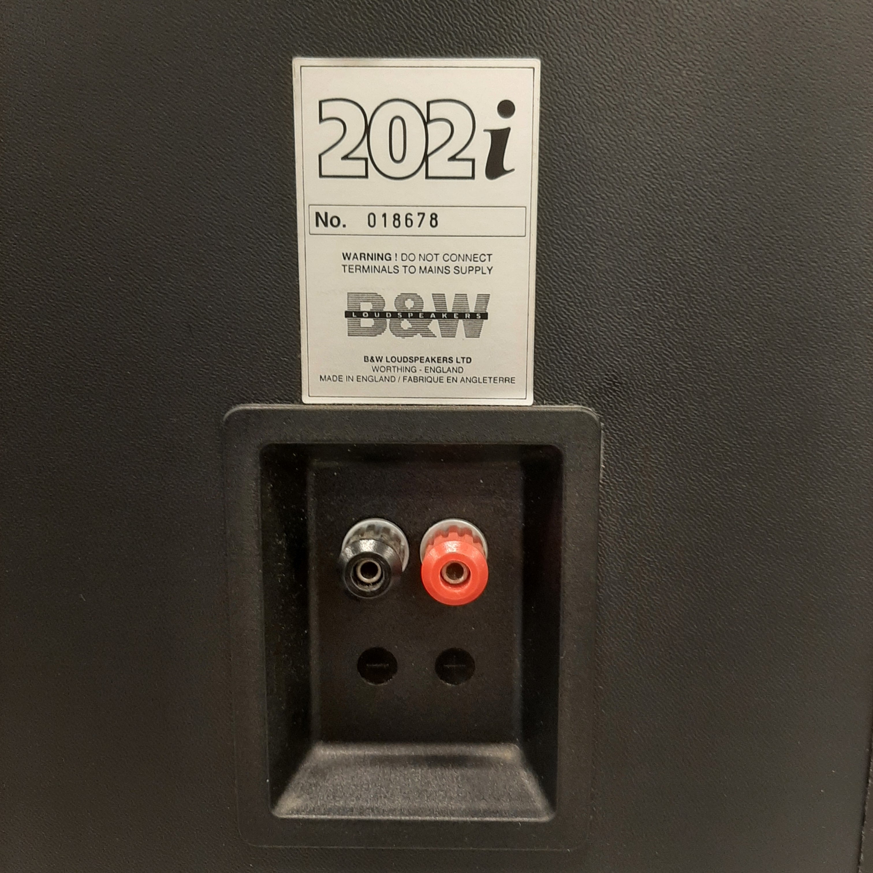 B&W 202i speakers