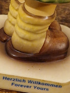 Figurine van Goebel, forever yours