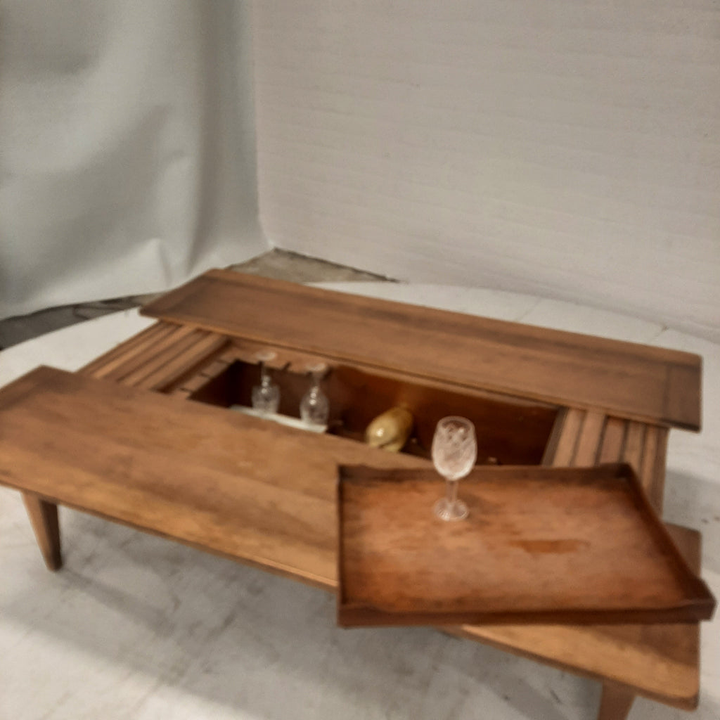 Vintage salontafel met barcompartiment