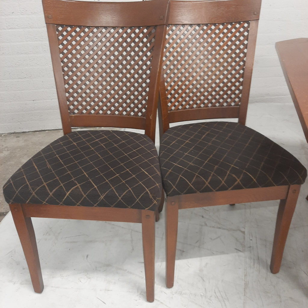 TS design tafel met vier stoelen