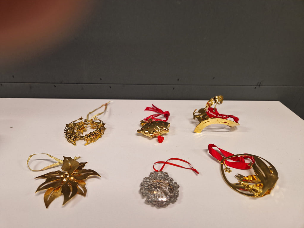 Gesigneerde kerstornamenten