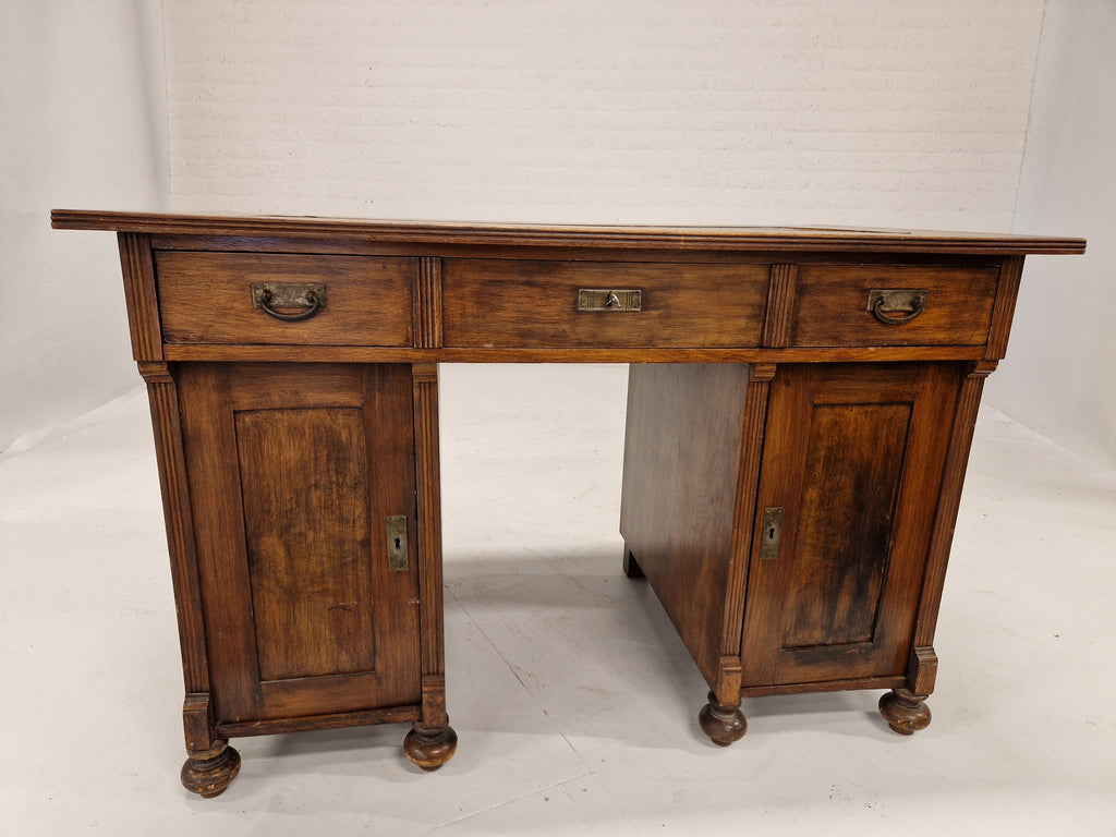 Bureau met laden vroeg twintigste eeuw