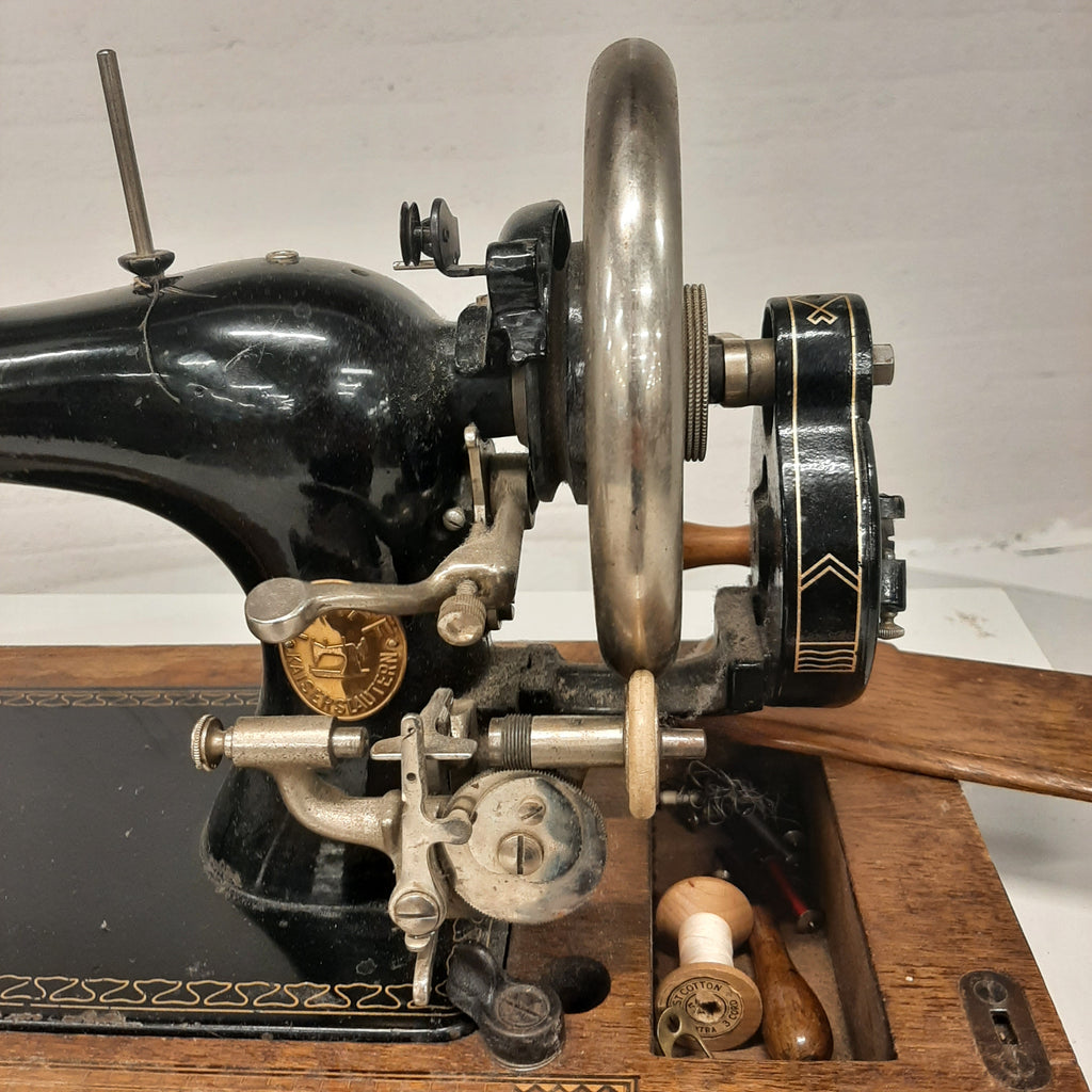 Pfaff 11 handnaaimachine
