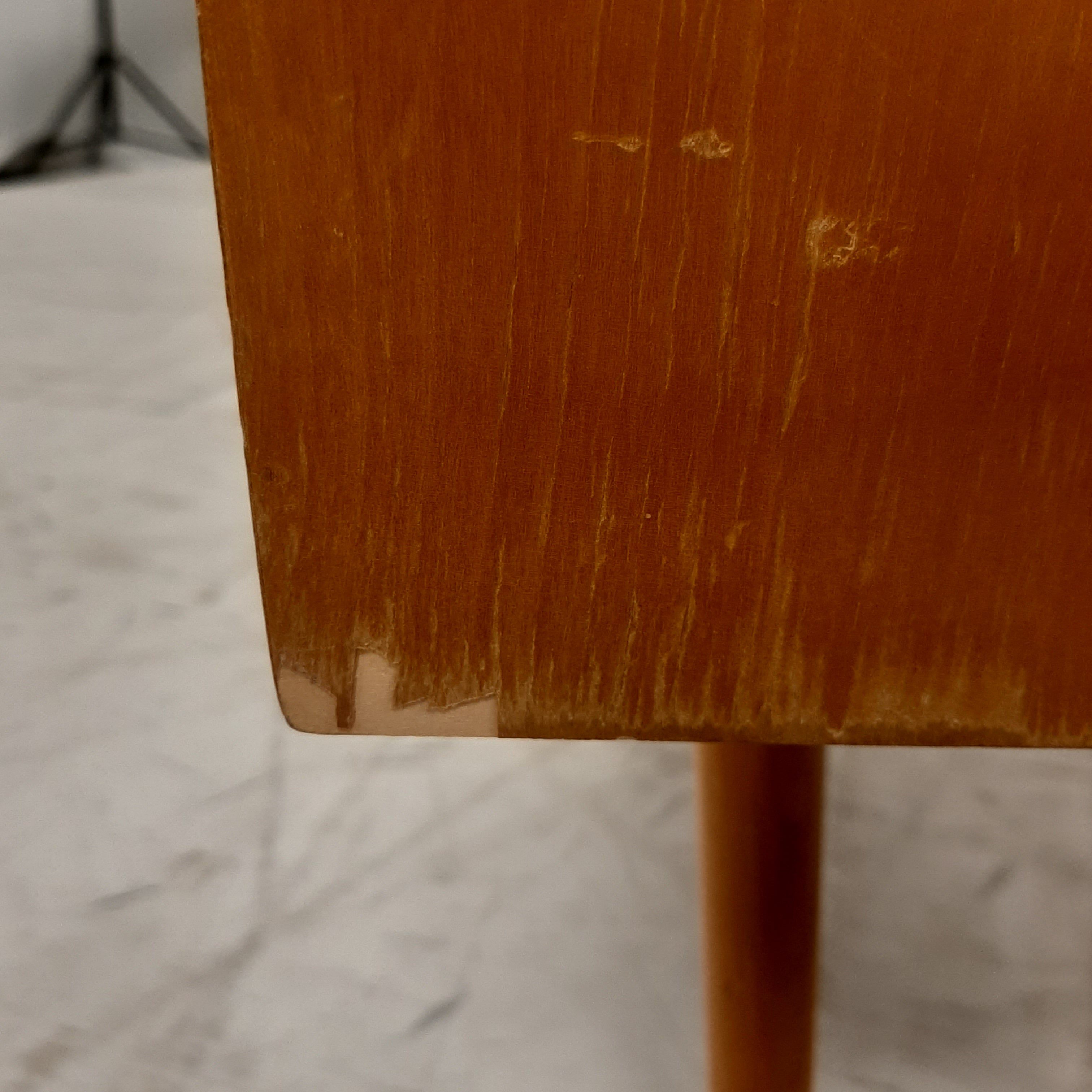 Houten kastje 4 lades en deurtje