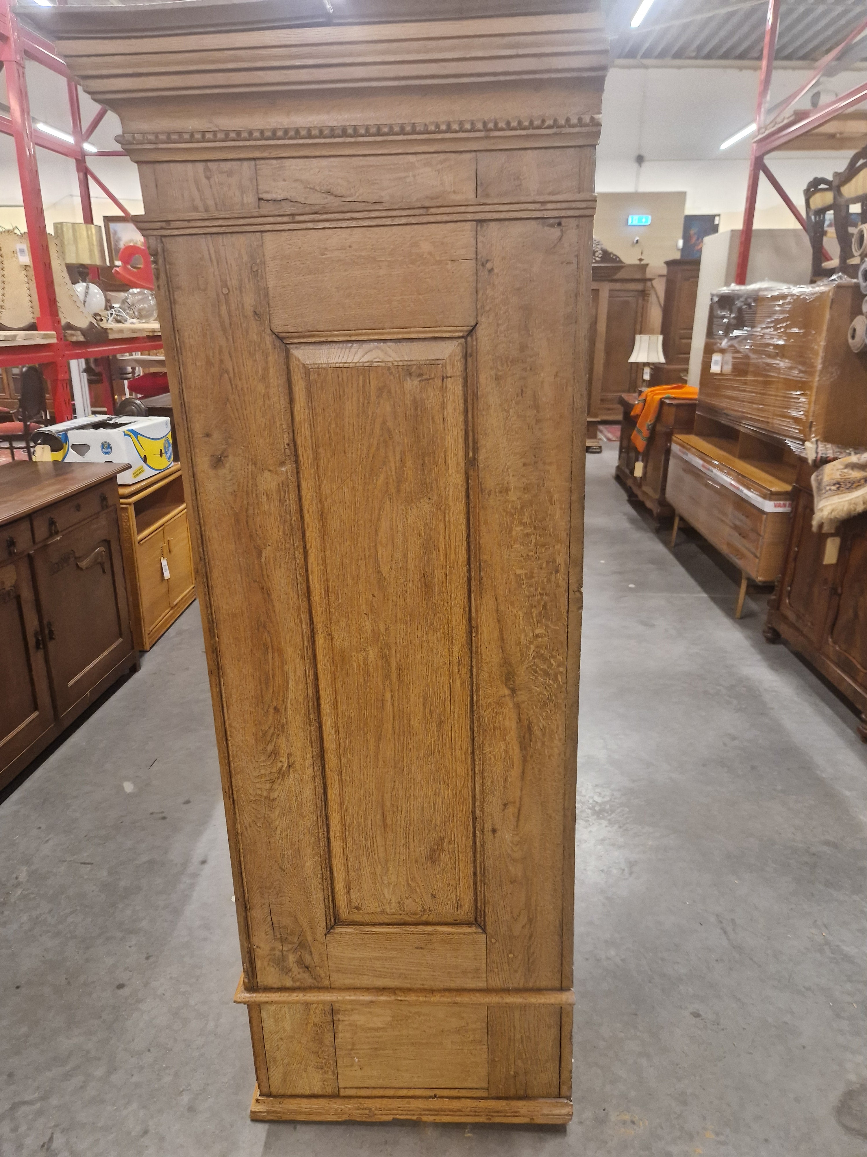 Franse kast rond 1820/40 , eiken, poten beschikbaar