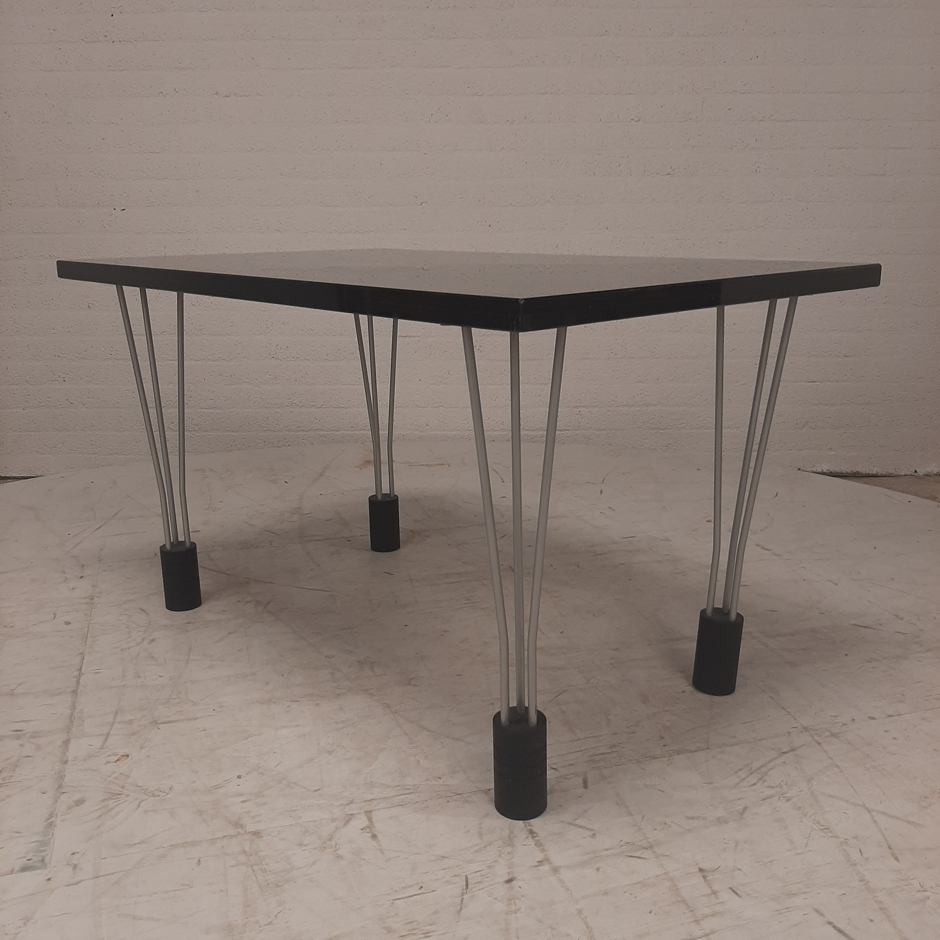 Design tafel met black calaxy granieten blad