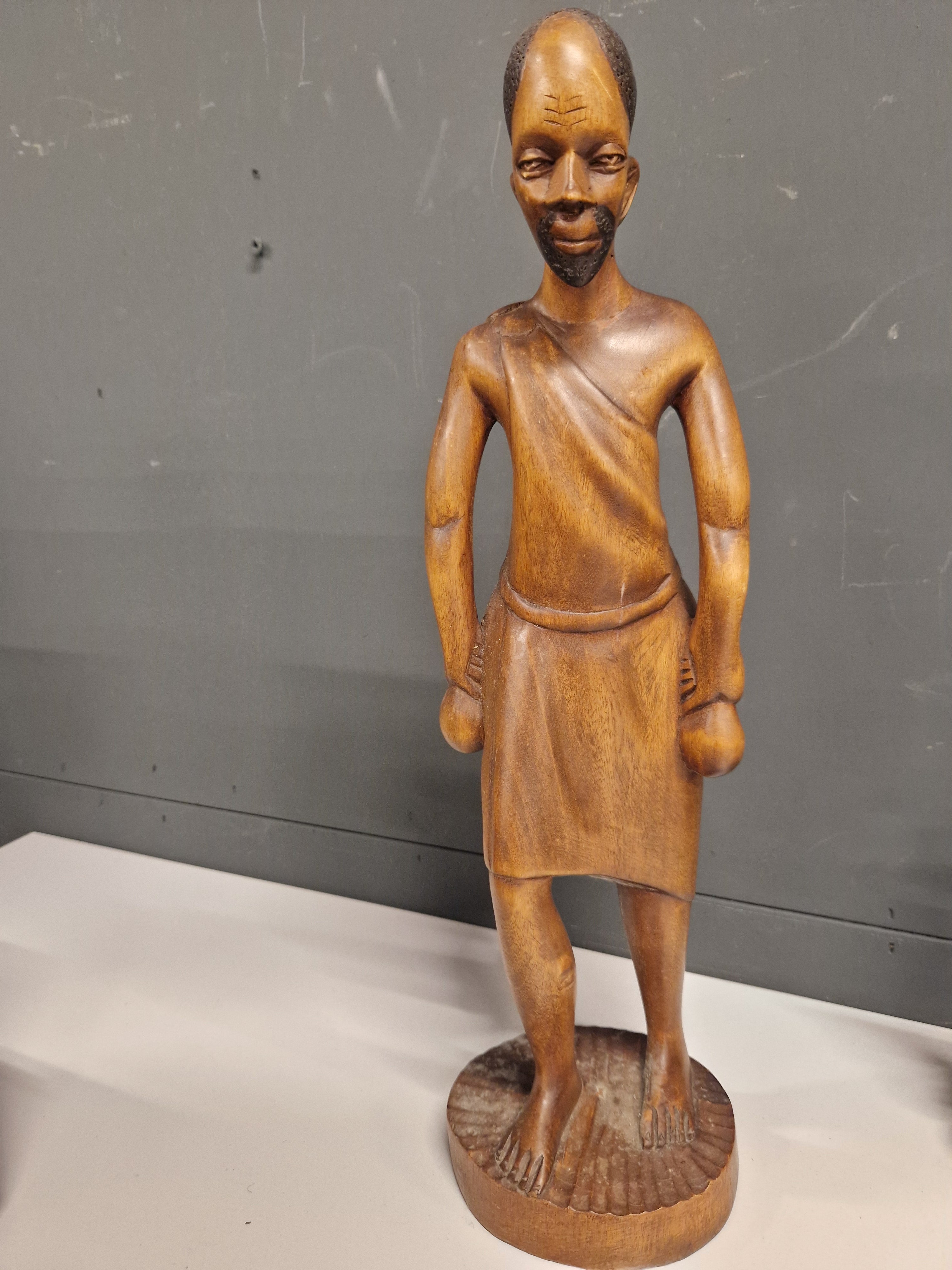 Afrikaans houten beeld, ca 25 cm