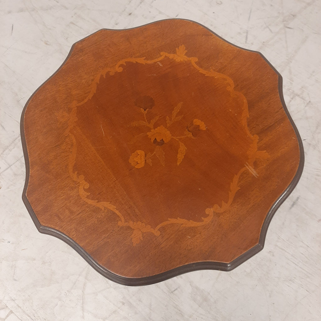 Wijntafeltje met bloem inleg