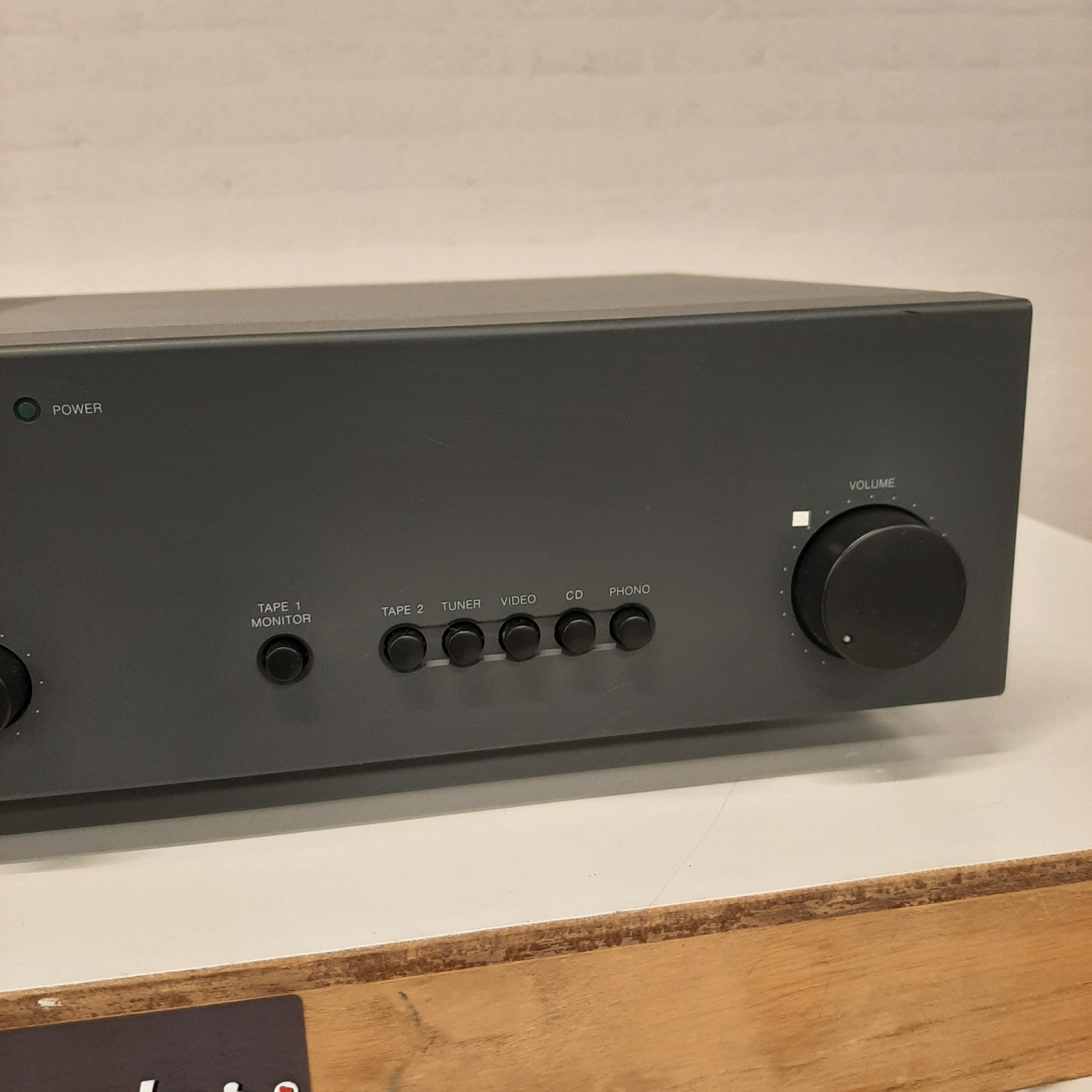 NAD 302 versterker