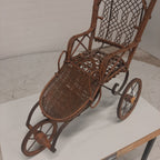Antieke poppenwagen