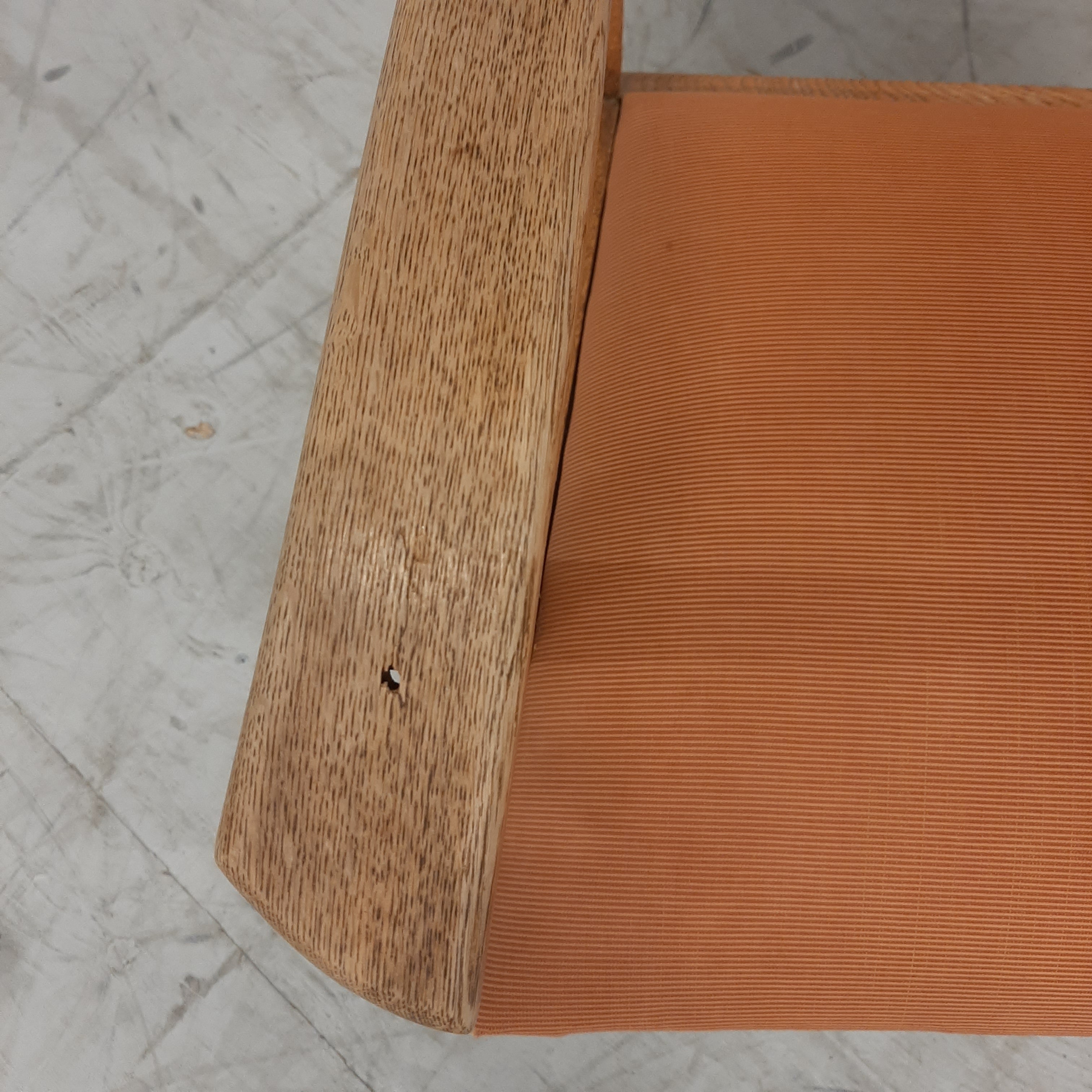 Vintage eiken fauteuil oranje bekleding