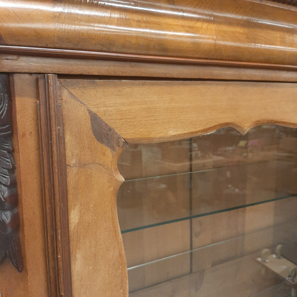 Vitrinekast met 4 glasplaten één grote glasdeur