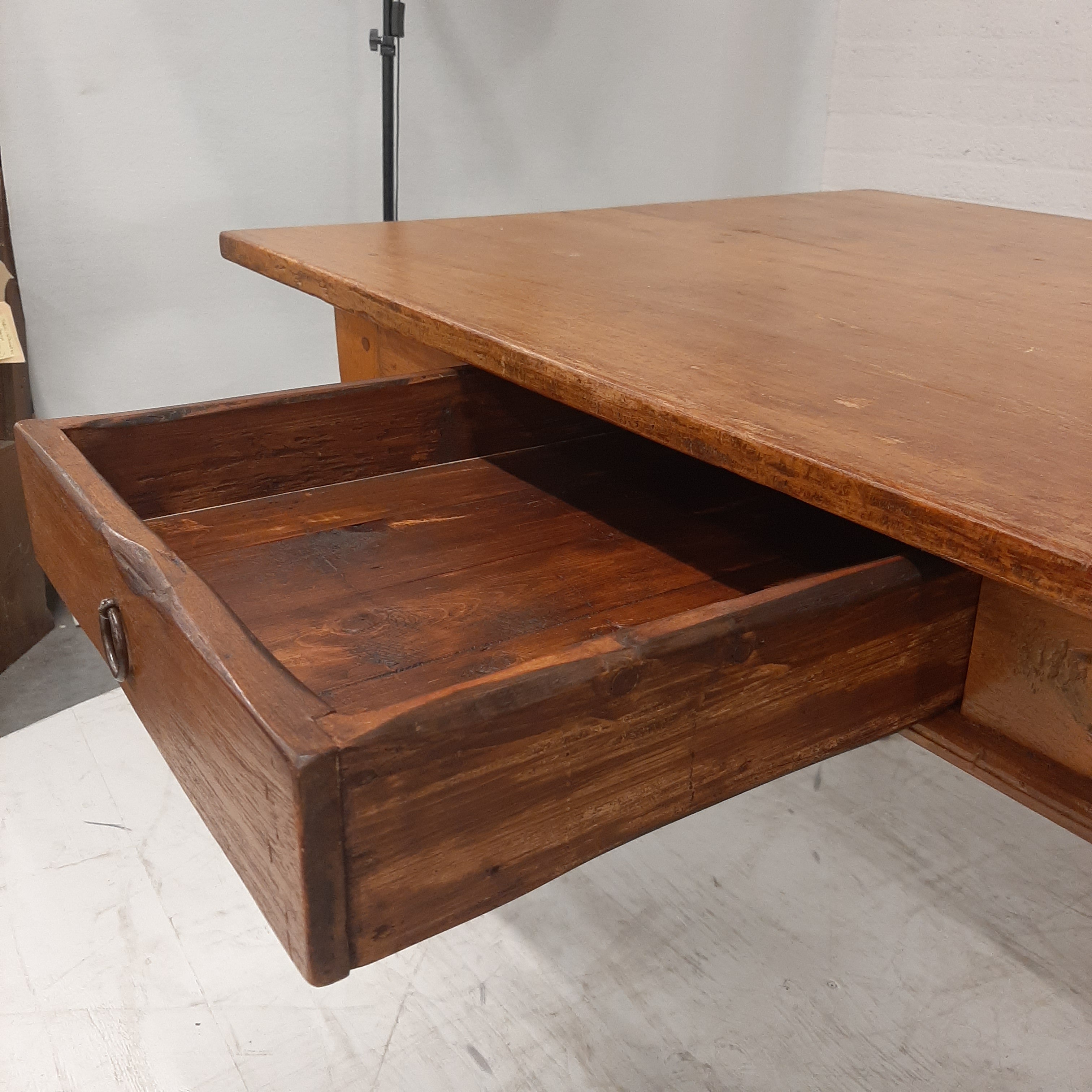 Massief eiken bureau / tafel 2 lades