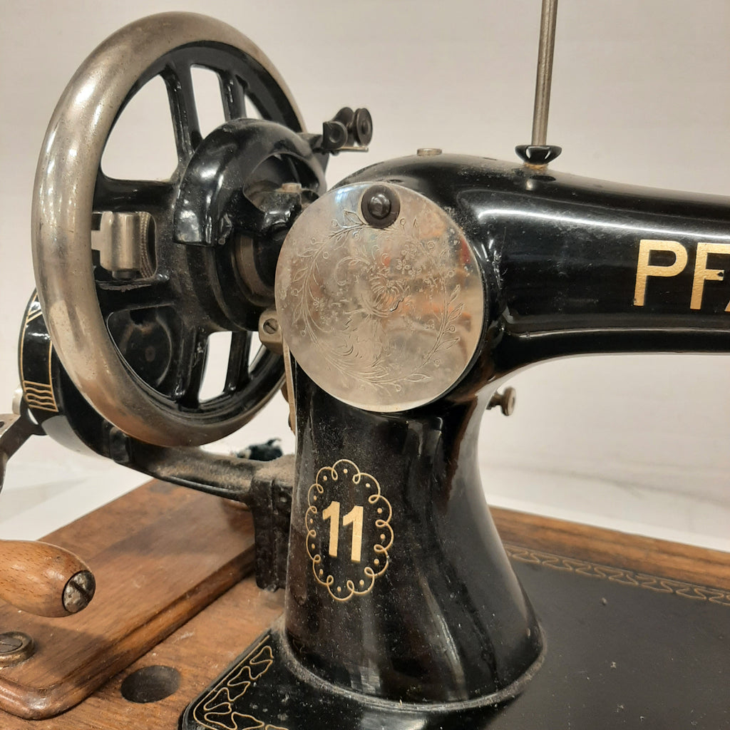 Pfaff 11 handnaaimachine