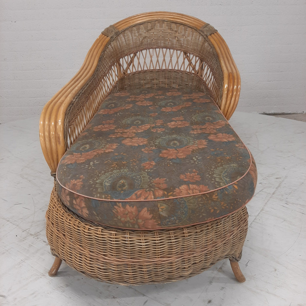 Vintage rotan chaise longue